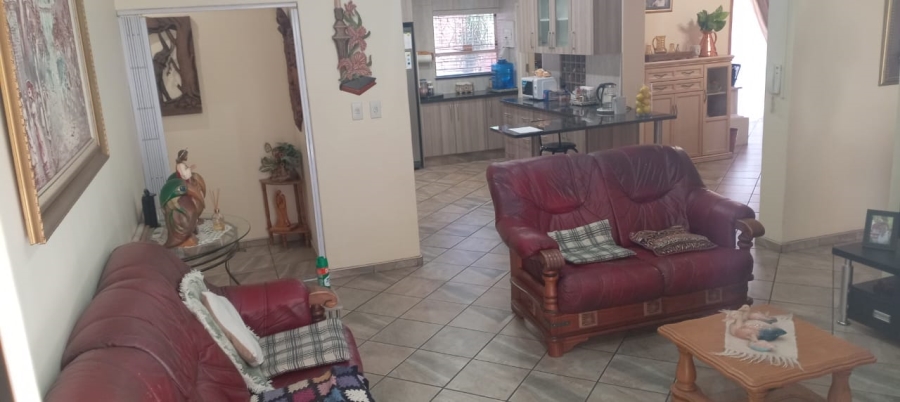 3 Bedroom Property for Sale in Safari Gardens North West